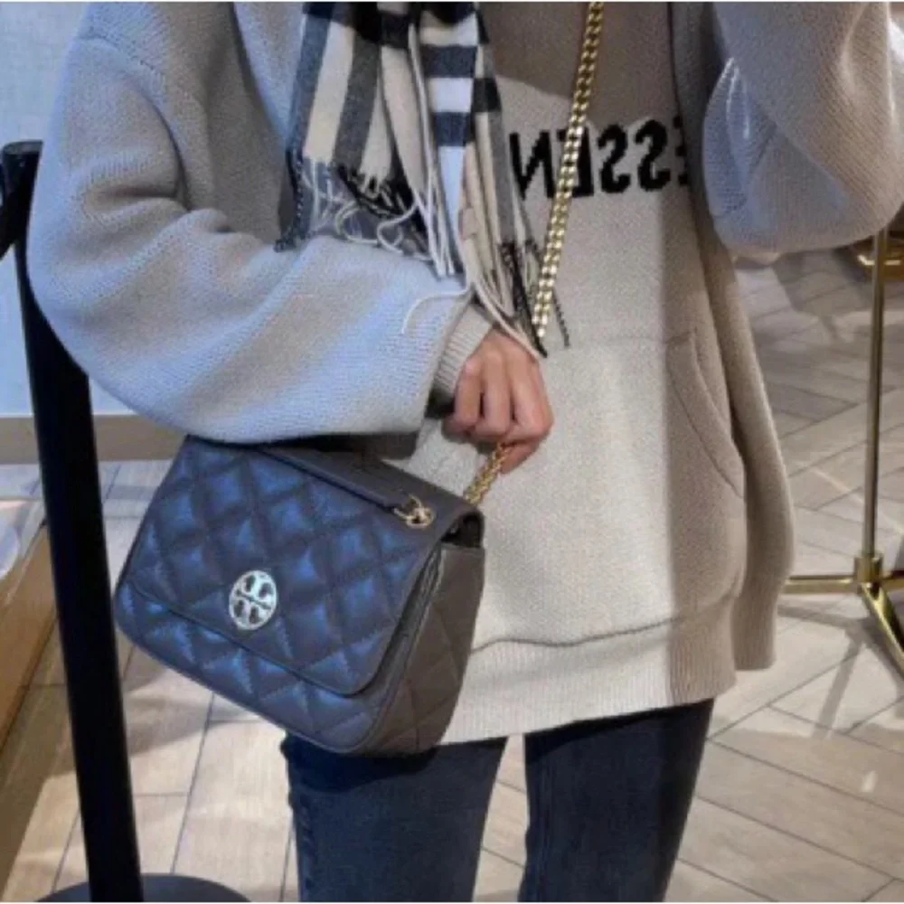 🔥NeW! Tory Burch Willa Small Shoulder Bag - Picture 16 of 16